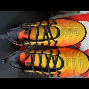 AIR VAPORMAX PLUS (SUNSET PASSION)